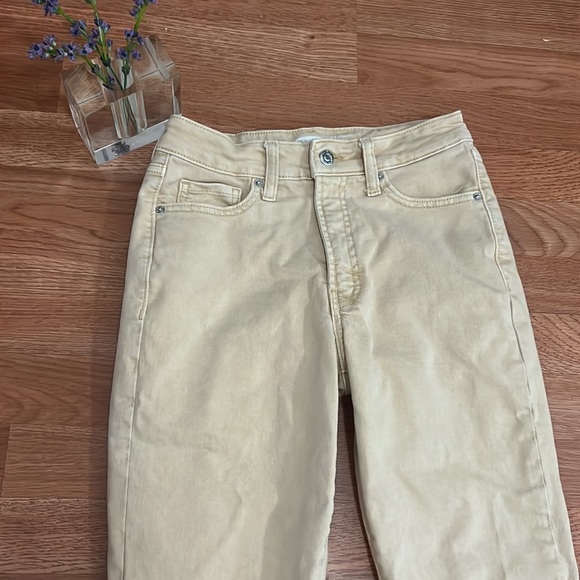 Old Navy High Rise Women Jeans - Cream - Picture 2 of 7